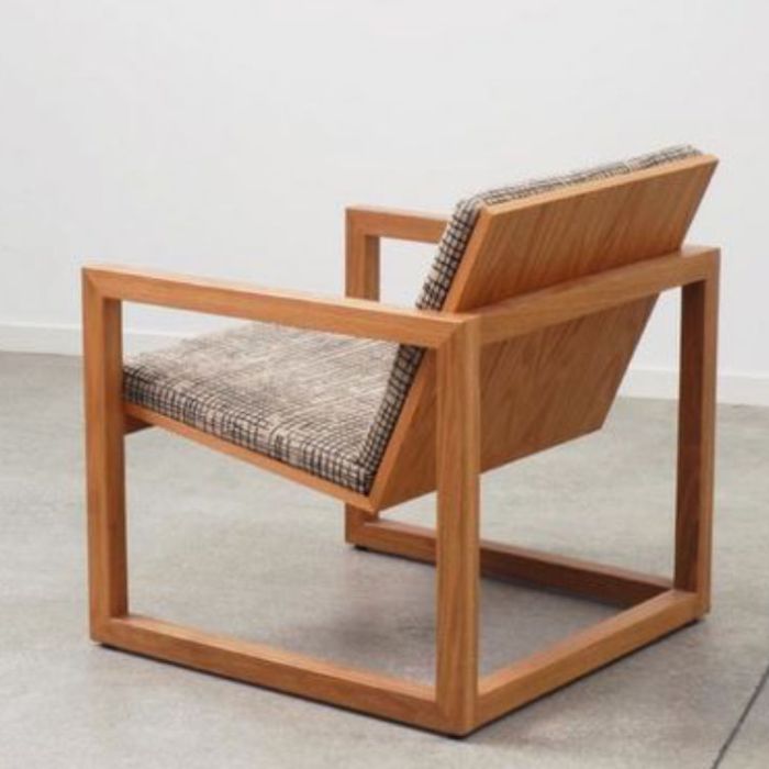 Aksen kayu pada furnitur minimalis